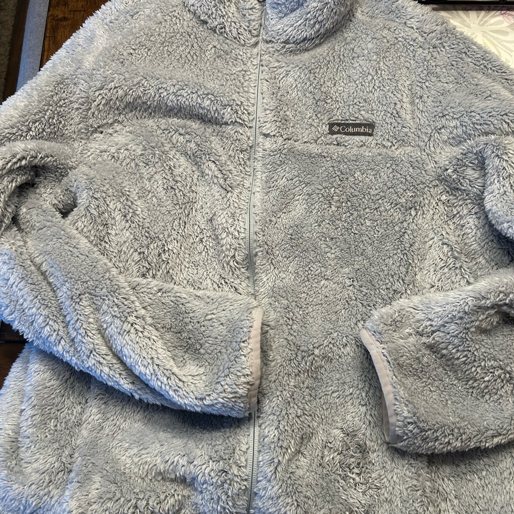 Columbia Soft blue-Gray Fleece Jacket for women. EUC. Size Large